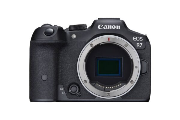 Cámara sin espejo Canon EOS R7 desnuda